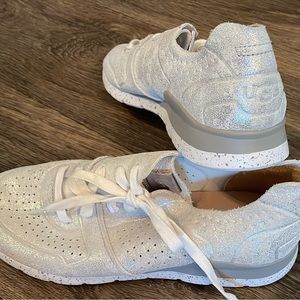 Excellent Condition Womens Ugg Treadlite Size 7